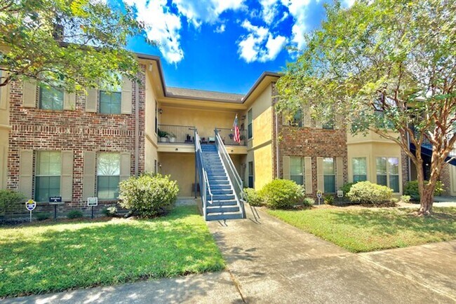 Building Photo - 9413 Burbank Dr