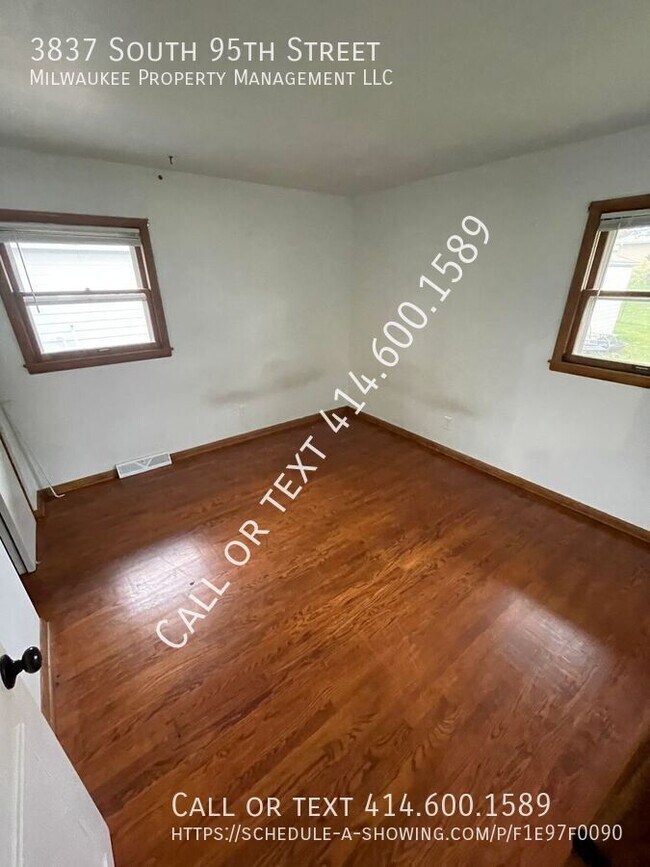 Foto del edificio - 3837 S 95th St