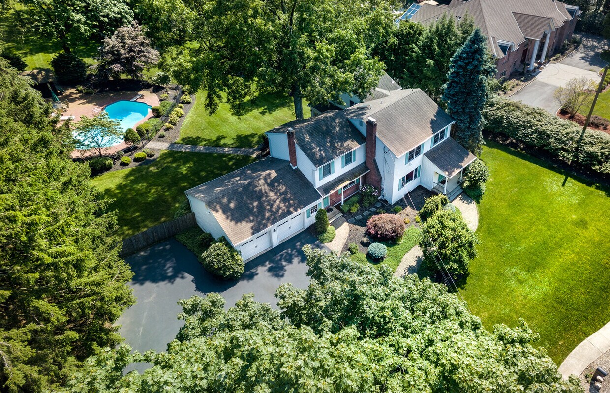 Primary Photo - 11 Old Tappan Rd