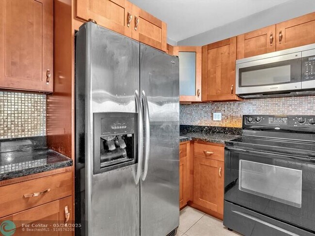 Foto del edificio - 20379 W Country Club Dr