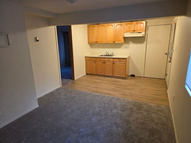 Foto del edificio - 1707 Meadowbrook Rd