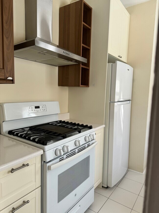 Kitchen - 2271 Torrance Blvd