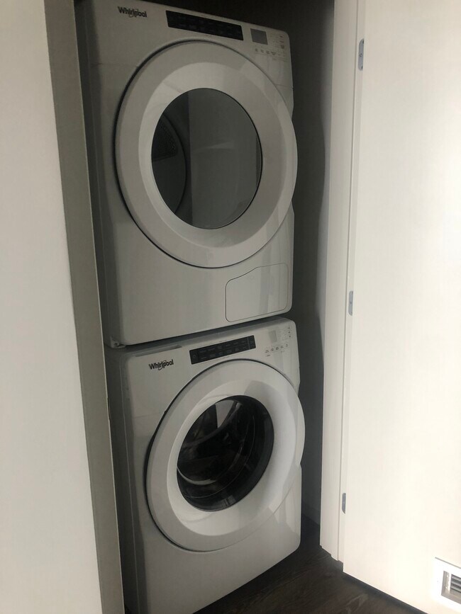 In Unit Washer - 719 S Clark St