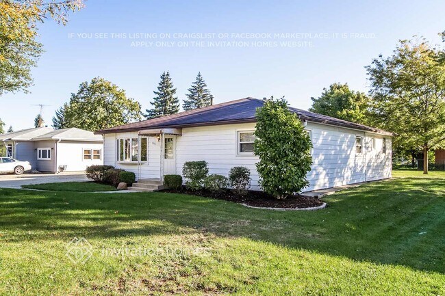 Building Photo - 8841 Merrimac Ave