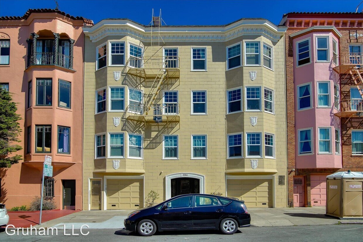 Primary Photo - 3366 Pierce St