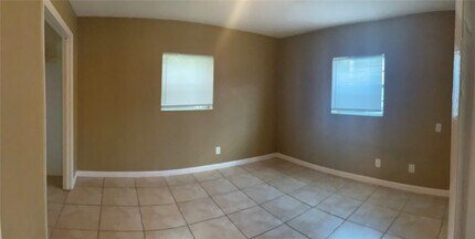 Building Photo - 1502 Oleander