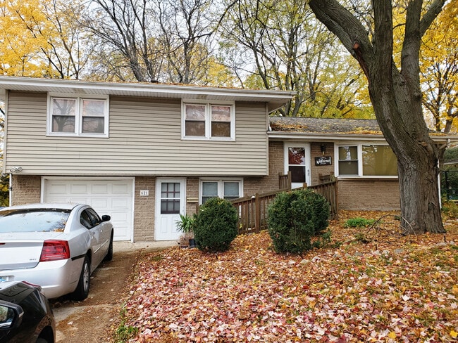 Building Photo - 621 N Annie Glidden Rd