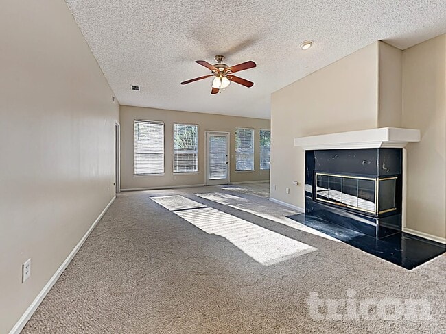 Building Photo - 3840 Tallcott Dr