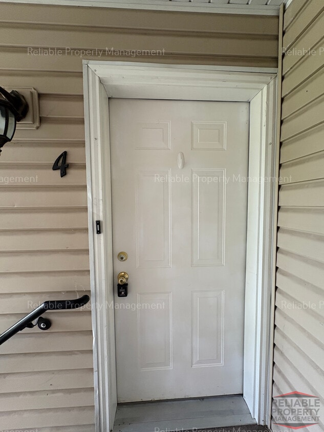 Primary Photo - 3124 E Chasewood Dr