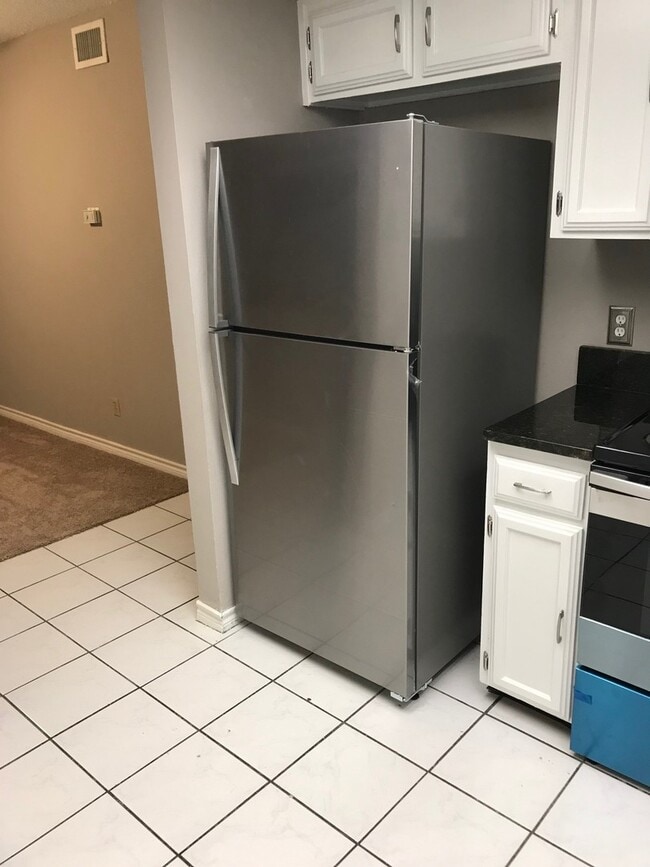 Gorgeous Carrollton Townhome - Gorgeous Carrollton Townhome