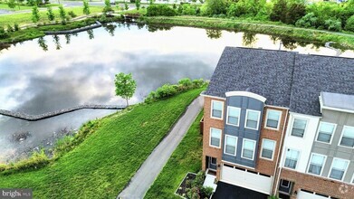 Building Photo - 42502 Dogwood Glen Square