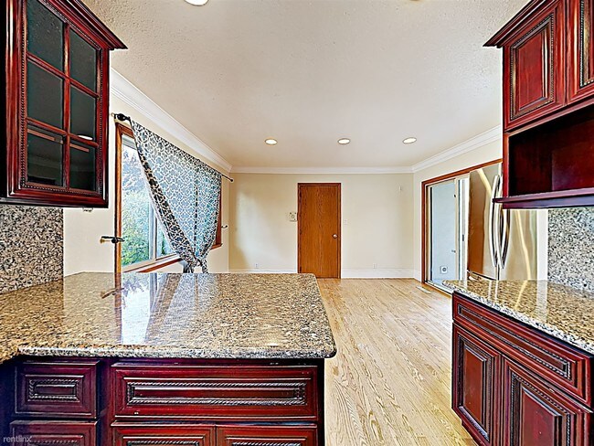 Building Photo - 3 br, 2 bath House - 38570 Farwell Dr
