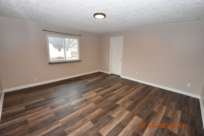 Foto del edificio - 3 Bedroom, 1 Bath Home in Greenfield