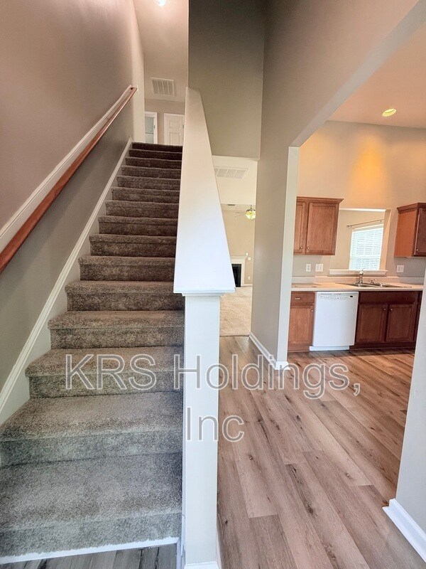 Foto del edificio - 232 N Honey Springs Ave