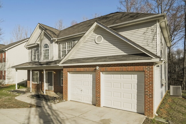 Building Photo - 4902 Eagle Creek Dr