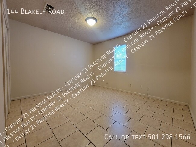 Building Photo - 144 Blakely Rd