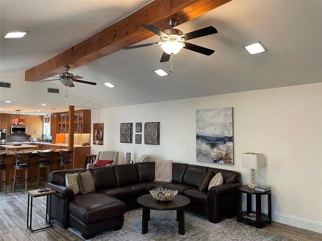 Building Photo - 11306 Valley Stream Dr