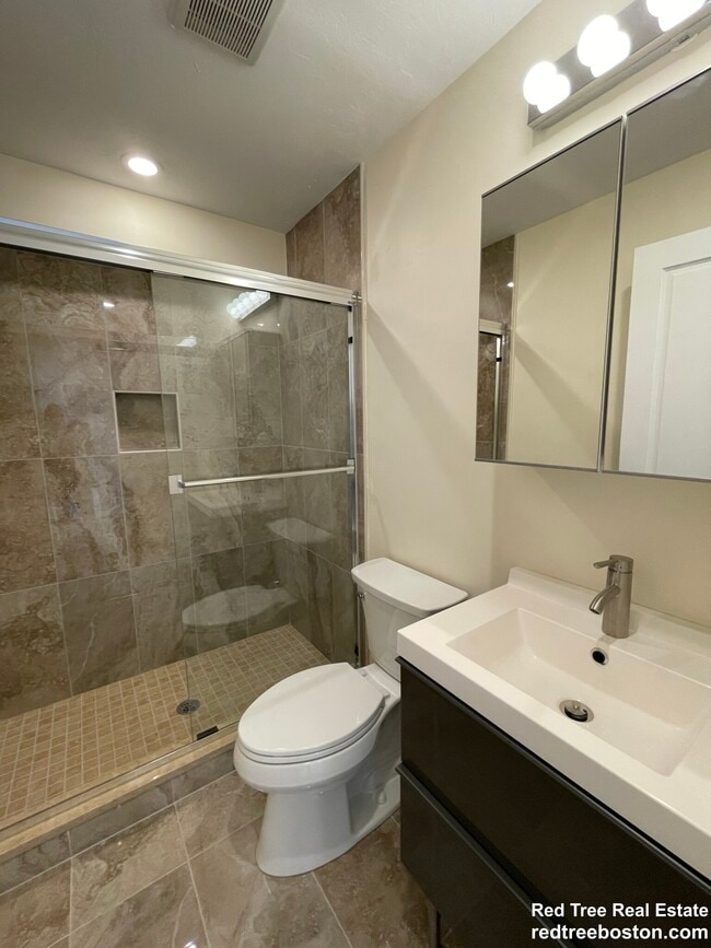 Foto del edificio - 1028a Commonwealth Ave