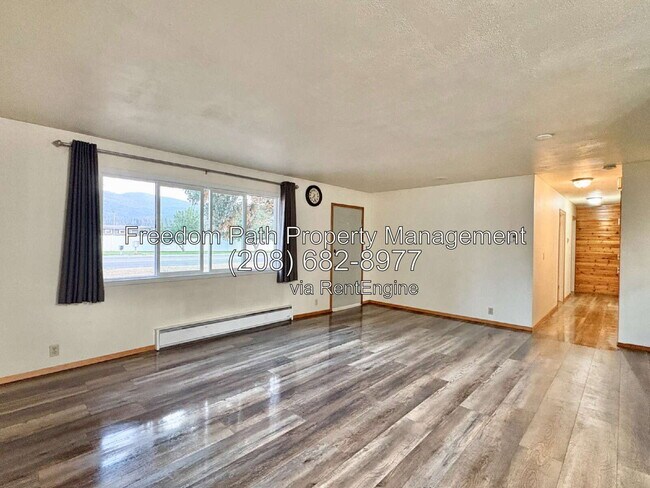 Foto del edificio - 315 E 1st Ave
