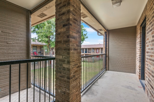 Building Photo - 1226 Baylor Ave