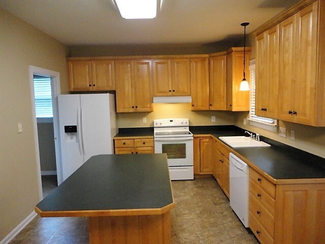 Foto del edificio - 104 Carostone Ct