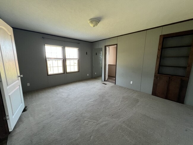 Foto del edificio - 411 Proctor Farm Rd