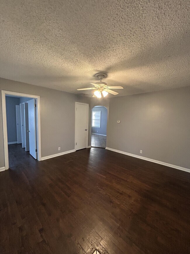 Building Photo - 1706 S Estelle St