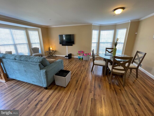 Building Photo - 6101 Lands End Ct