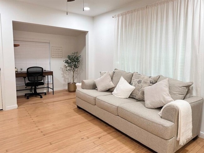 Building Photo - 4801 Avenue H