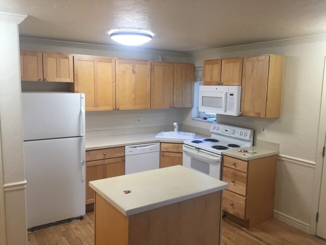 Building Photo - CHEESMAN PARK! TWO STORY CONDO! ADDITIONAL...