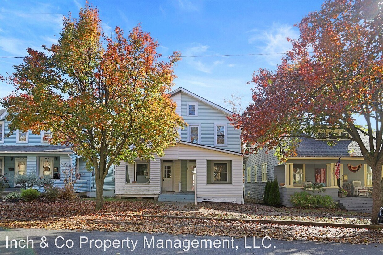 3 br, 1.5 bath House 696 Center St House Rental in Millersburg, PA