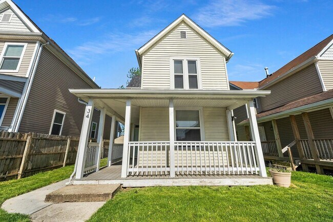 Front of house - 34 S Cypress Ave