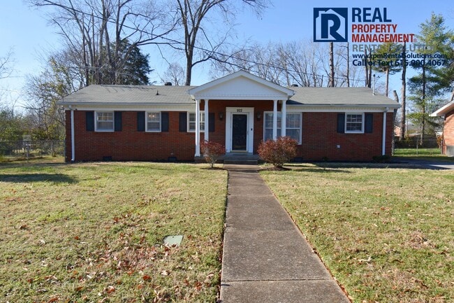 Charming 3bd ranch style home in Murfreesboro with large backyard! - Charming 3bd ranch style home in Murfreesboro with large backyard!