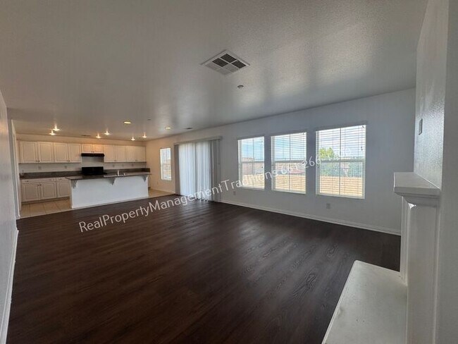 Foto del edificio - 2817 Goldenrain St