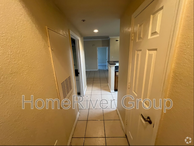 Building Photo - 3700 Castle Pines Ln