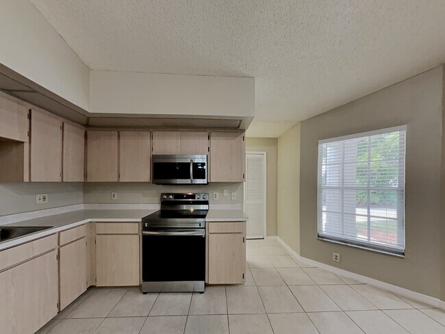 Building Photo - 943 Hemingway Dr