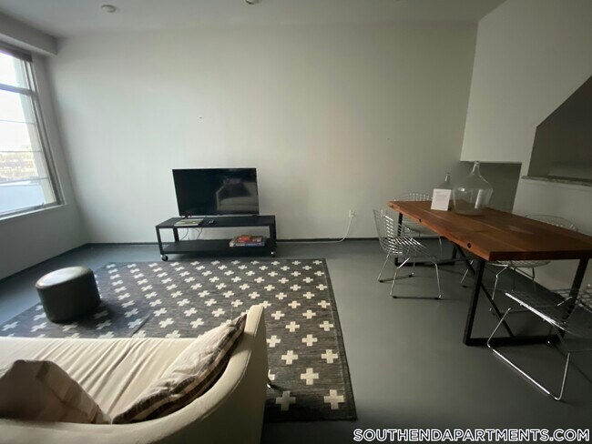 Foto del edificio - 160 E Berkeley St