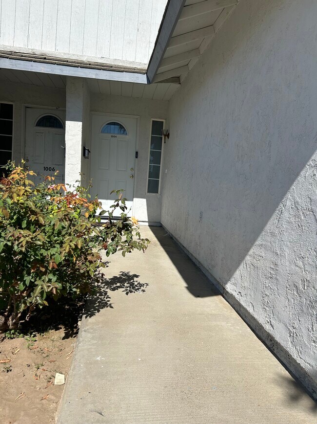 Building Photo - 1004 Trinity Ave