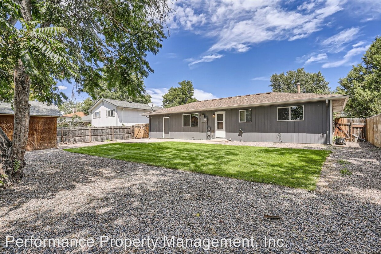 Foto principal - 3 br, 2 bath House - 1067 So. Moline St