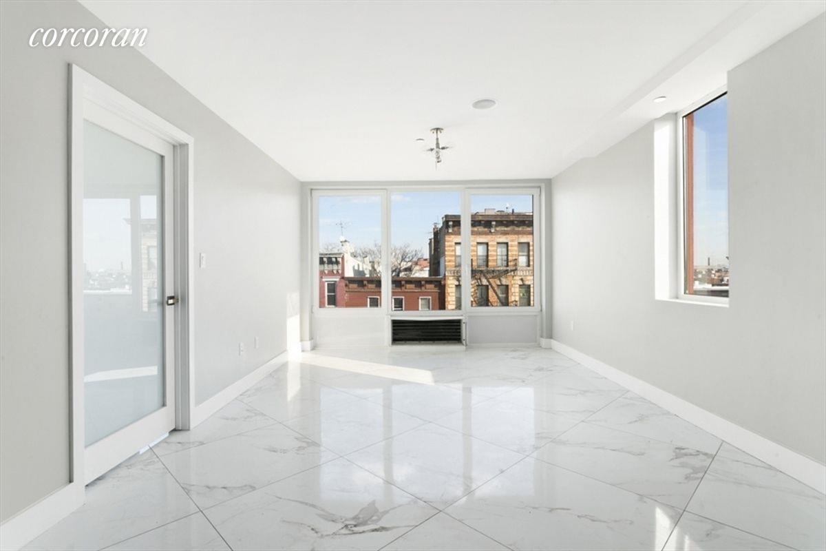 Foto principal - 977 Manhattan Ave