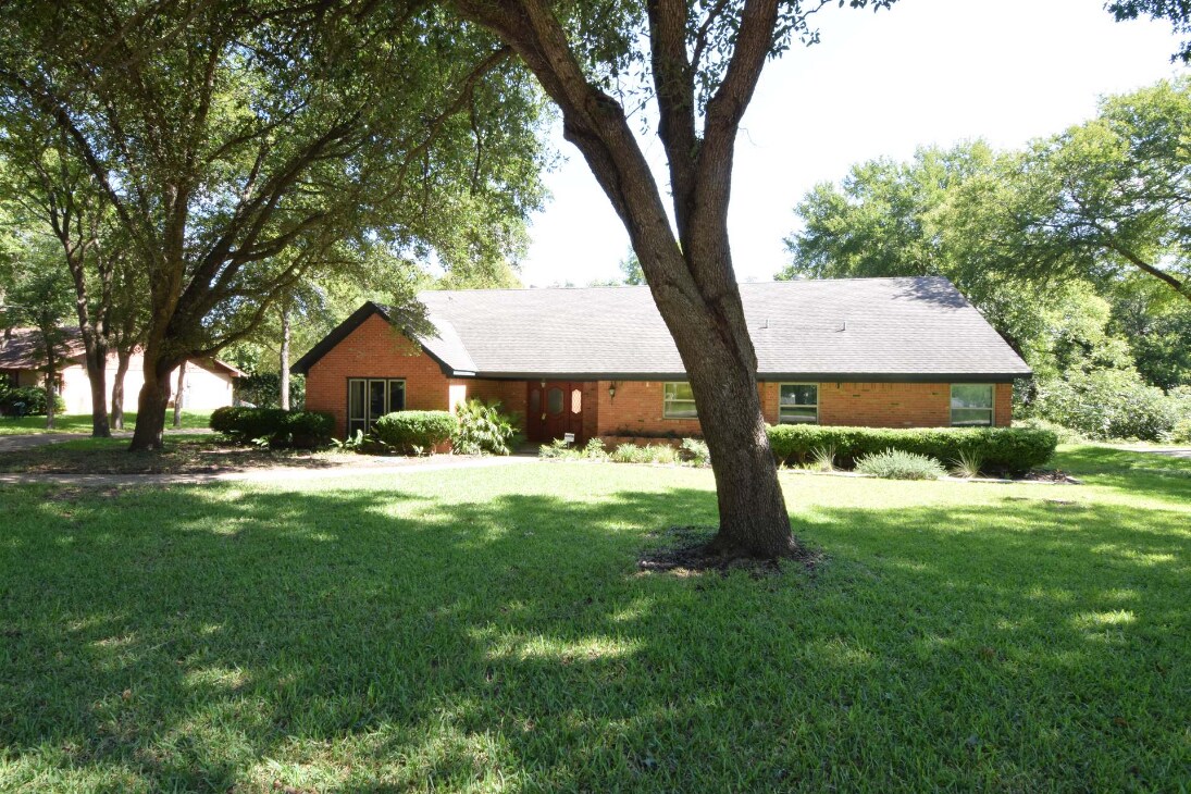 Primary Photo - 4104 Briar Cliff Rd