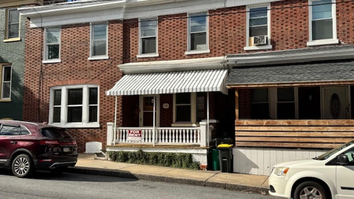 Primary Photo - 116 N Marshall St