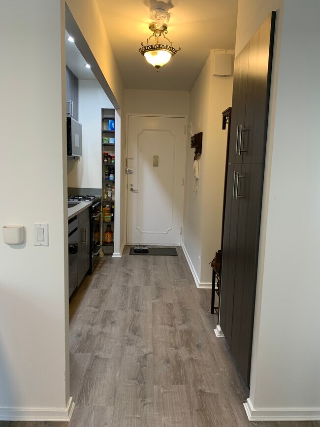 Foto del edificio - 311 E 38th St