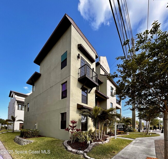 Building Photo - 890 Florida Ave