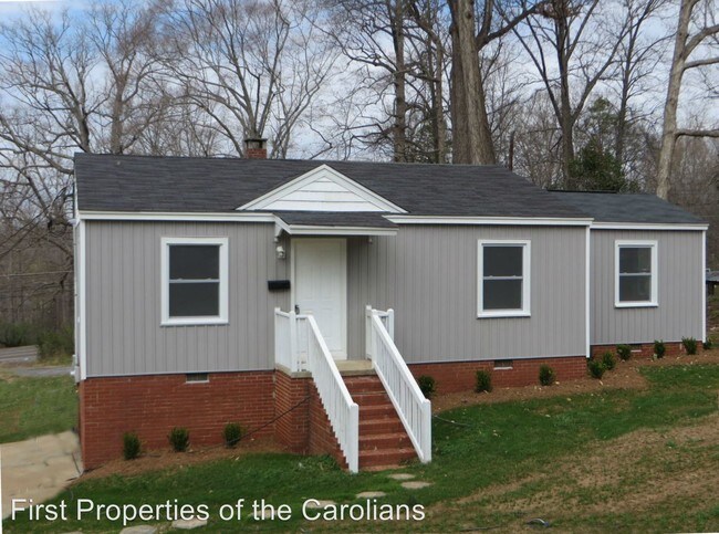 Building Photo - 208 Myers St