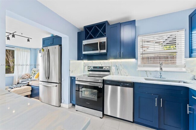 Foto del edificio - 908 SW 12th Ct