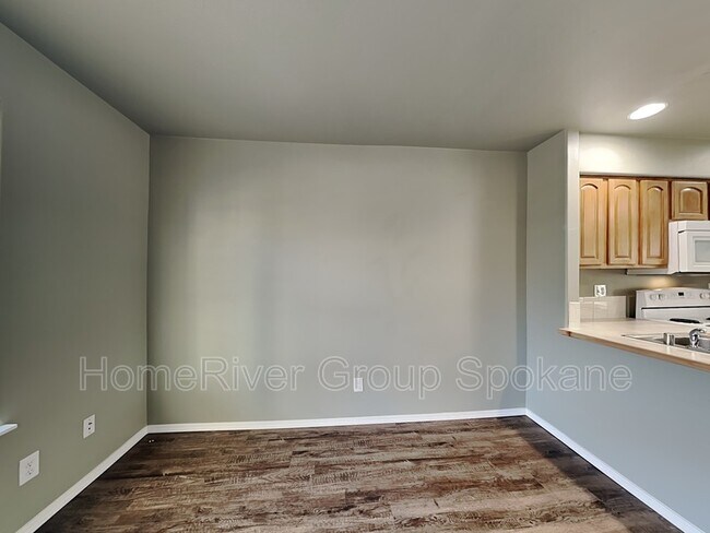 Foto del edificio - 3108 E 5th Ave