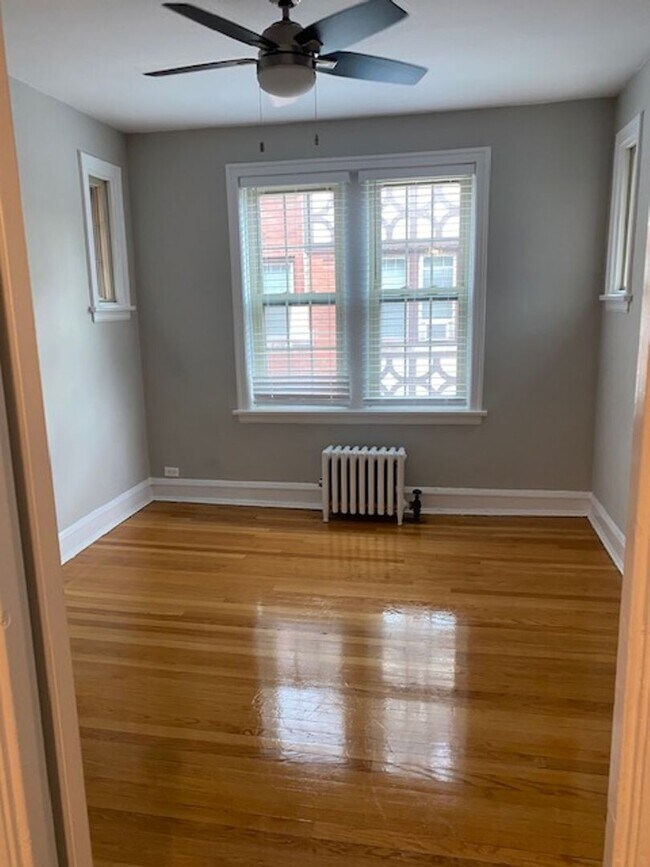 Foto del edificio - 2317 W Chase Ave