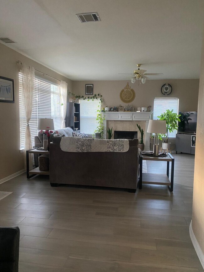 Foto del edificio - 2502 Younger Ct