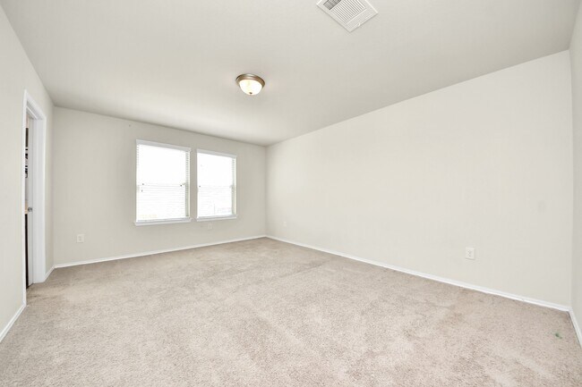 Building Photo - 15802 Sunny Stone Dr